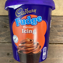 2x Cadbury Fudge Flavour Icing Tubs (2x400g)