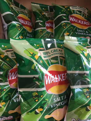 32x Walkers Salt & Vinegar Crisps Standard Packs (32x32.5g)