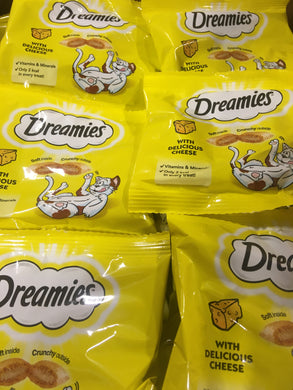 12x Dreamies with Delicious Cheese Cat Treats (12x Packs of 30g)