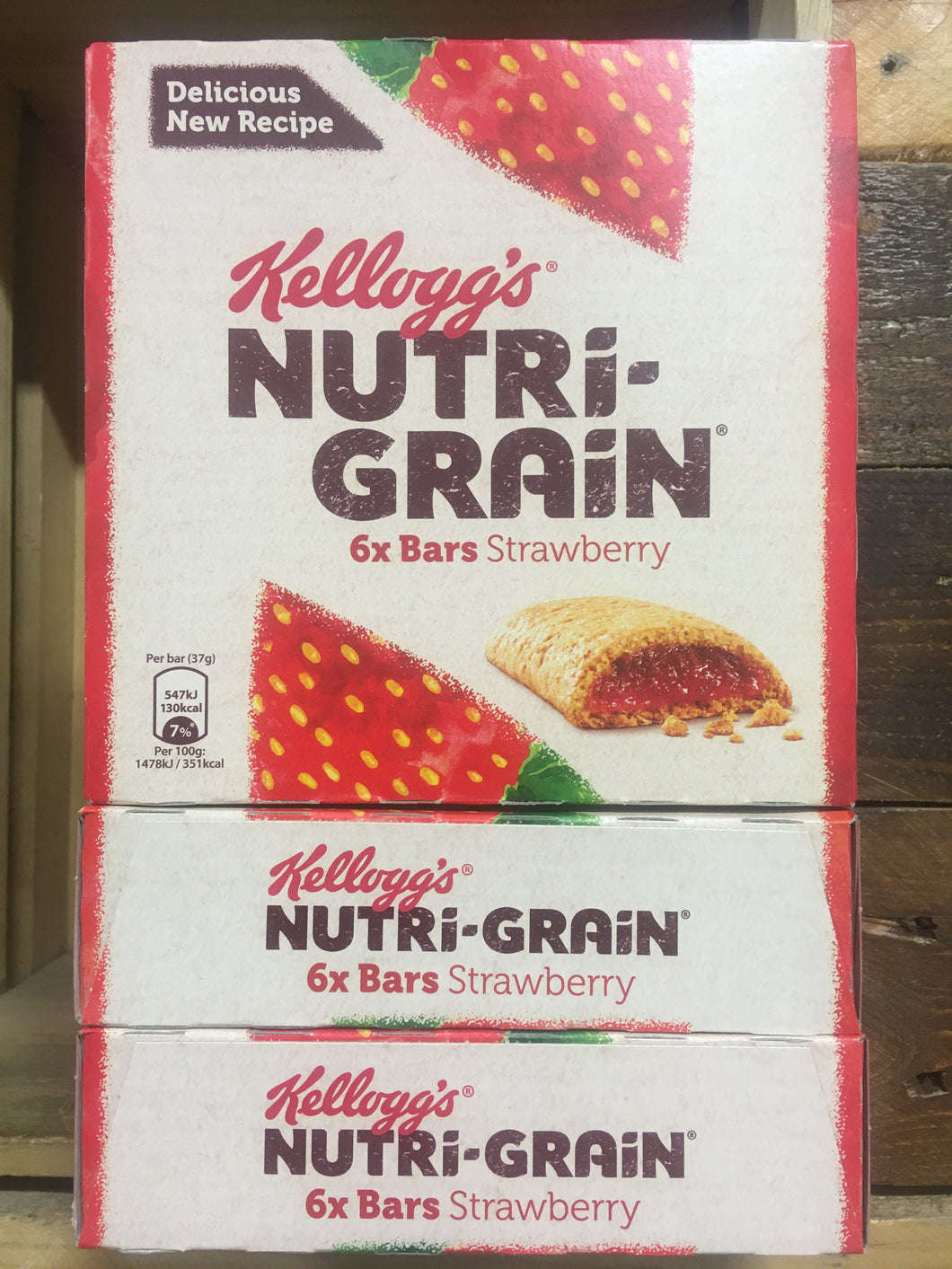 18x Kellogg's Nutri-Grain Strawberry Bars (3 Packs of 6x37g)