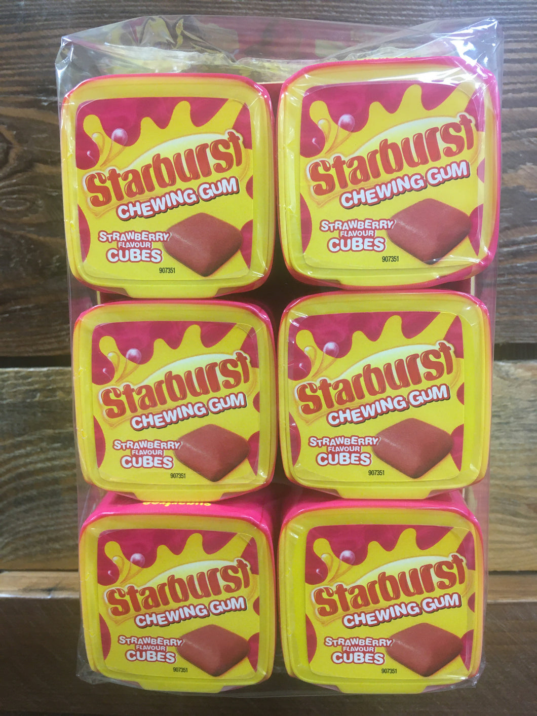 6x Tubs of Starburst Strawberry Gum 30 Cubes