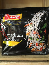 4x Amoy Straight to Wok Medium Noodles (2 Packs of 2x150g)