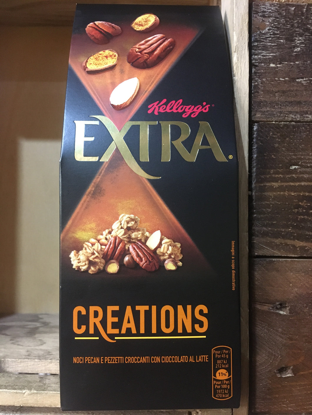Kellogg's Extra Creations Pecan Nuts and Crunchy Pieces with Milk Chocolate 320g