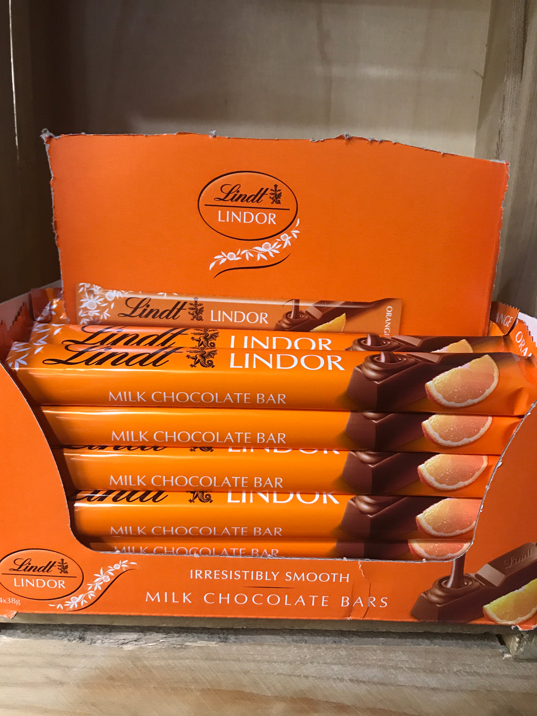 12x Lindt Lindor Milk Chocolate Orange Bars (12x38g)
