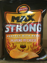 24x Walkers Max Strong Jalapeño & Cheese Crisps Box (24x50g)