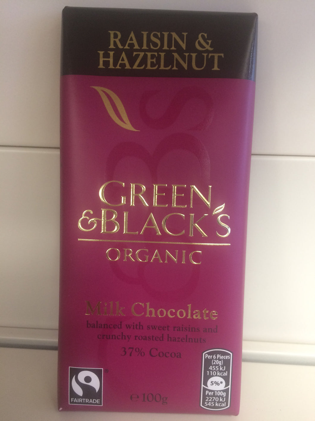 Green & Blacks Organic Raisin And Hazlenut Milk Chocolate Bar 100g