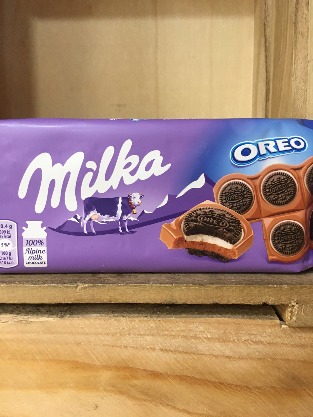 Milka Oreo Sandwich Chocolate Bar 92g