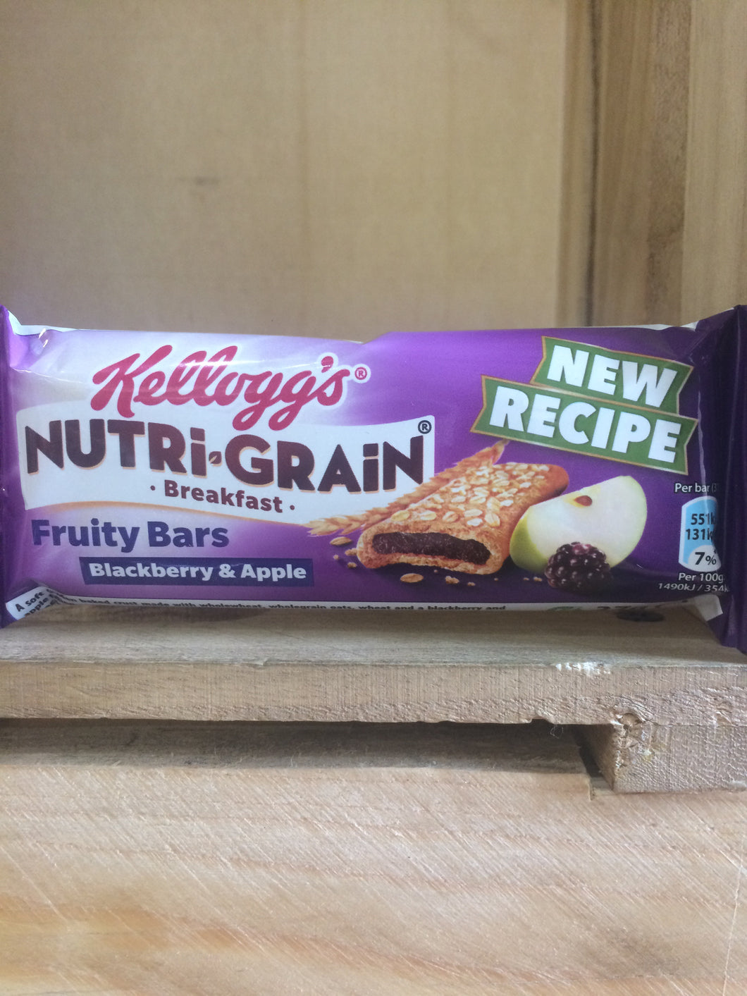 Kellogg's Nutri-Grain Fruity Blackberry & Apple Breakfast Bar 37g