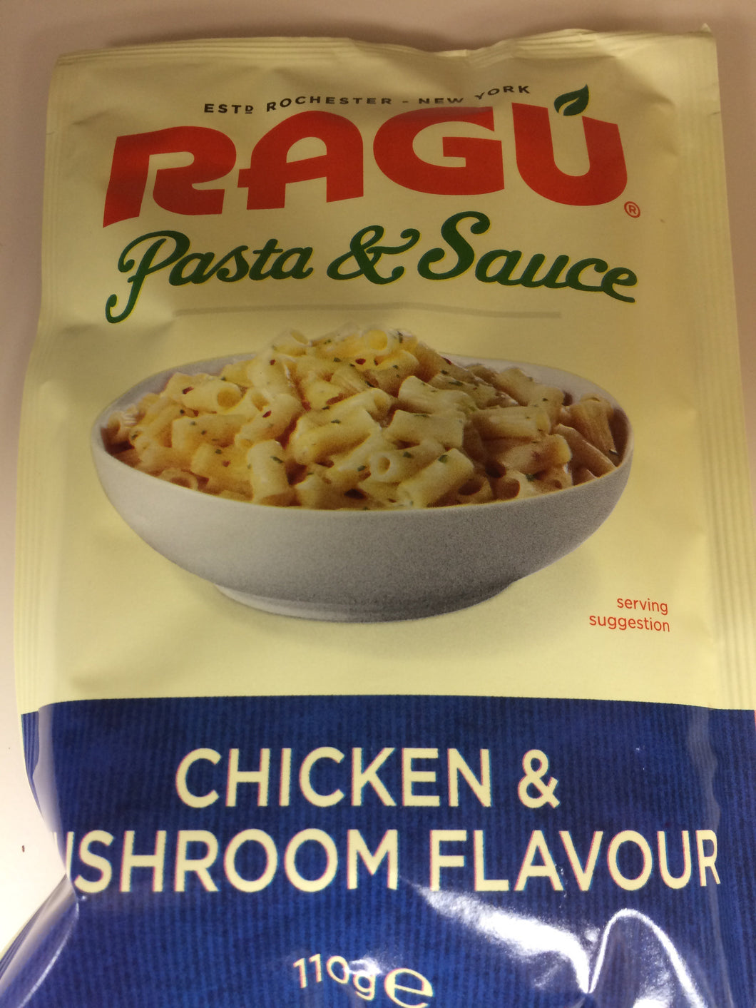 Ragu Pasta Chicken & Mushroom Sauce Sachet 110g